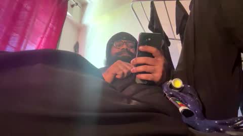 smokingorilla online show from 12-22-25, 07:16