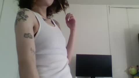 Snapshot of smoothvodka chatting on 12-28-24, 06:40 Bambi--Vodka online show from 12-28-24, 06:40