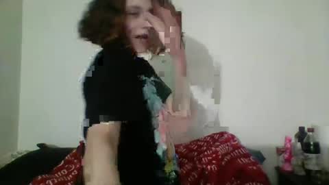 Snapshot of smoothvodka chatting on 12-28-24, 09:40 Bambi--Vodka online show from 12-28-24, 09:40