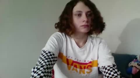 Snapshot of smoothvodka chatting on 01-01-25, 08:04 Bambi--Vodka online show from 01-01-25, 08:04