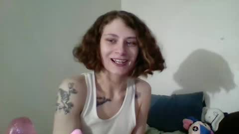 Snapshot of smoothvodka chatting on 01-01-25, 11:07 Bambi--Vodka online show from 01-01-25, 11:07