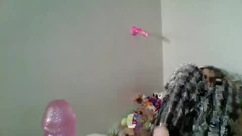 Snapshot of smoothvodka chatting on 01-05-25, 01:35 Bambi--Vodka online show from 01-05-25, 01:35