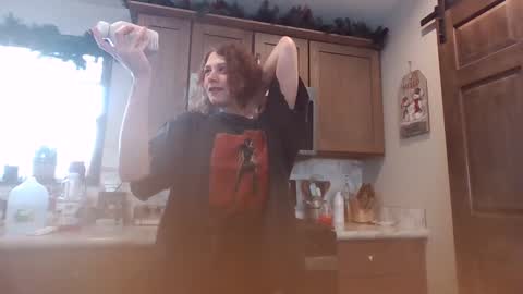 Snapshot of smoothvodka chatting on 02-11-25, 04:46 Bambi--Vodka online show from 02-11-25, 04:46