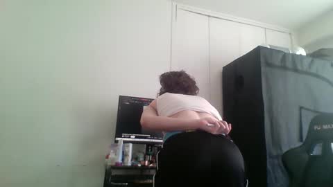 Snapshot of smoothvodka chatting on 09-20-25, 07:26 Bambi--Vodka online show from 09-20-25, 07:26