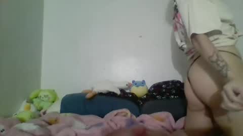 Snapshot of smoothvodka chatting on 10-16-25, 01:39 Bambi--Vodka online show from 10-16-25, 01:39