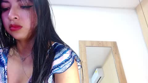 Snapshot of sneakyy_fantasy chatting on 12-14-24, 06:02 Hellen  online show from 12-14-24, 06:02