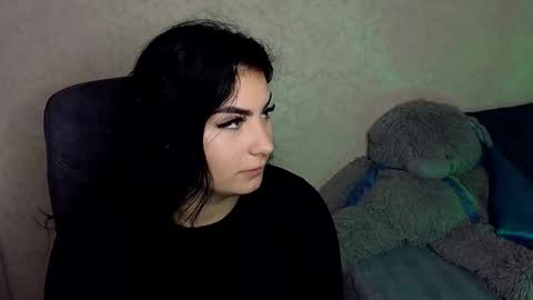 Olivia online show from 10-16-25, 03:02