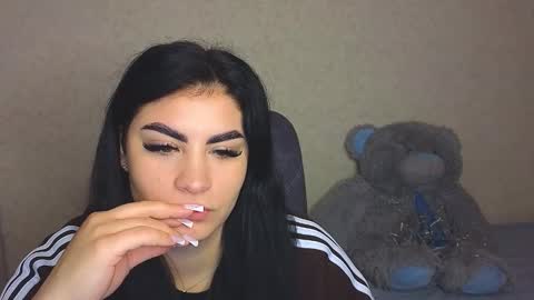 Olivia online show from 11-16-25, 02:55