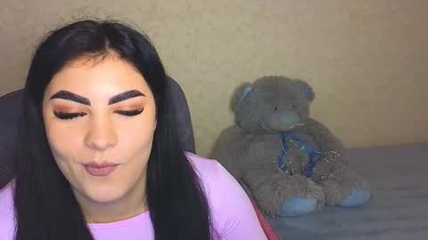 Olivia online show from 11-21-25, 03:33