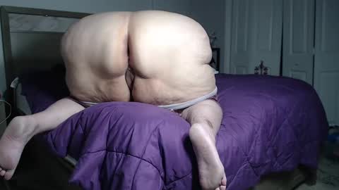 Snapshot of snoqueen954321 chatting on 01-08-25, 12:38 Snoqueen online show from 01-08-25, 12:38