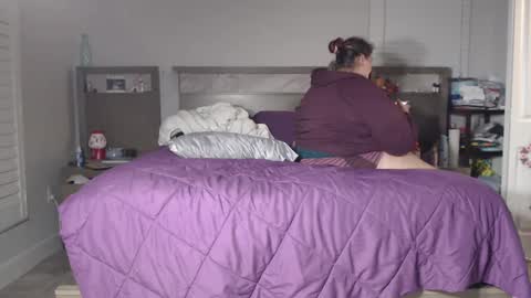 Snapshot of snoqueen954321 chatting on 01-21-25, 12:04 Snoqueen online show from 01-21-25, 12:04