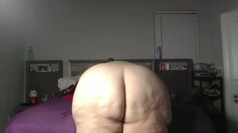 Snapshot of snoqueen954321 chatting on 02-18-25, 02:49 Snoqueen online show from 02-18-25, 02:49