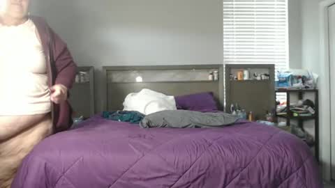 Snapshot of snoqueen954321 chatting on 03-08-25, 04:06 Snoqueen online show from 03-08-25, 04:06