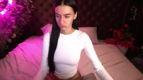 snow_whiteeex online show from 10-21-25, 05:41