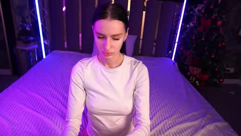 snow_whiteeex online show from 01-05-26, 05:27