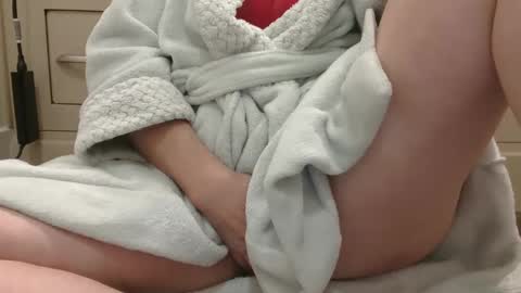 Snapshot of snowdrop2785 chatting on 09-28-25, 04:56 Snow online show from 09-28-25, 04:56