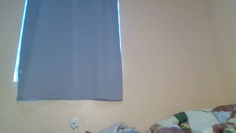 Snowie eyes online show from 11-18-25, 12:53