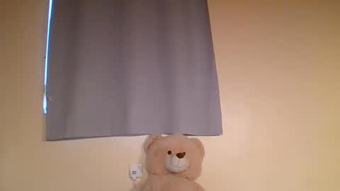 Snowie eyes online show from 02-18-26, 12:23