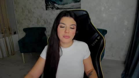 snowingwinter online show from 10-19-25, 07:36