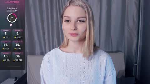 Snapshot of so__sweet chatting on 01-17-25, 06:23 Alice - Birthday Girl online show from 01-17-25, 06:23
