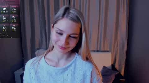 Snapshot of so__sweet chatting on 02-09-25, 10:54 Alice - Birthday Girl online show from 02-09-25, 10:54
