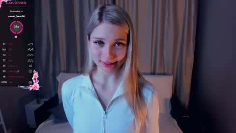 Snapshot of so__sweet chatting on 02-14-25, 07:23 Alice - Birthday Girl online show from 02-14-25, 07:23