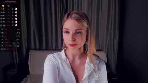 Snapshot of so__sweet chatting on 02-19-25, 09:47 Alice - Birthday Girl online show from 02-19-25, 09:47