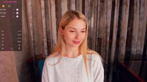 Snapshot of so__sweet chatting on 03-09-25, 06:00 Alice - Birthday Girl online show from 03-09-25, 06:00