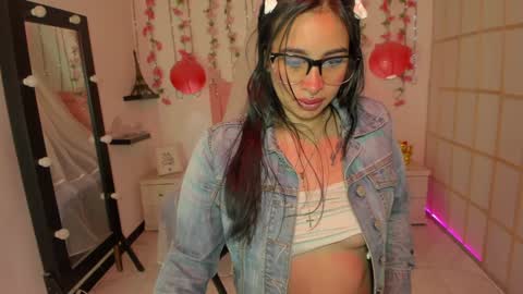 Snapshot of soffi_roberts chatting on 01-31-25, 01:02 sofiia online show from 01-31-25, 01:02
