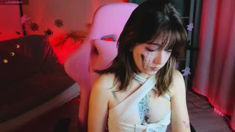 Soffie online show from 10-30-25, 03:24