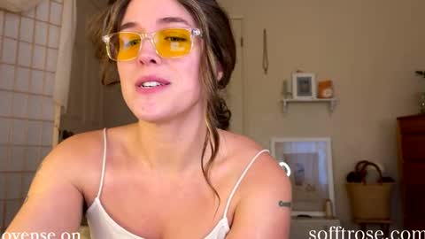 Julia    online show from 01-05-25, 12:09