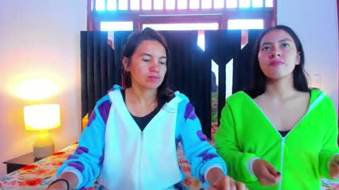 Snapshot of soffy_and_mia chatting on 10-18-25, 12:50 soffy and mia online show from 10-18-25, 12:50