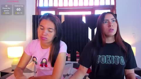 Snapshot of soffy_and_mia chatting on 10-23-25, 12:15 soffy and mia online show from 10-23-25, 12:15