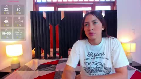 Snapshot of soffy_and_mia chatting on 10-24-25, 12:01 soffy and mia online show from 10-24-25, 12:01