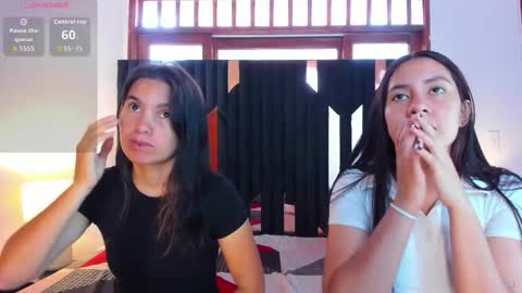 Snapshot of soffy_and_mia chatting on 10-28-25, 12:30 soffy and mia online show from 10-28-25, 12:30