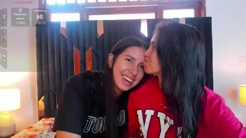 Snapshot of soffy_and_mia chatting on 11-19-25, 12:27 soffy and mia online show from 11-19-25, 12:27