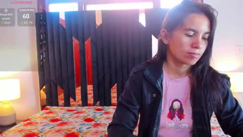 Snapshot of soffy_and_mia chatting on 11-21-25, 12:48 soffy and mia online show from 11-21-25, 12:48