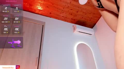 Sofi Blossom  online show from 10-09-25, 08:18