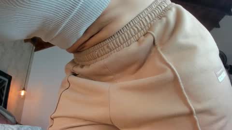 Snapshot of sofi_moreno chatting on 10-15-25, 11:21 Sofi online show from 10-15-25, 11:21