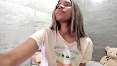 sofia86379 online show from 12-15-24, 10:37