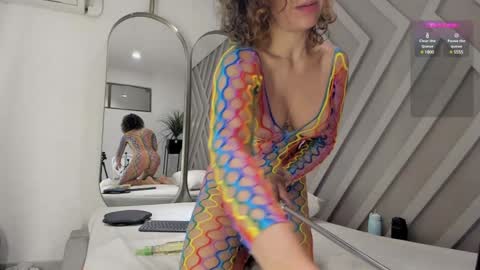 Sofia  online show from 12-15-24, 11:45
