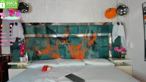 Sofia online show from 10-26-25, 01:06