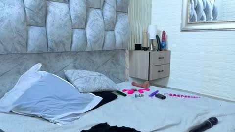 sofia gutierrez   online show from 01-12-26, 04:39