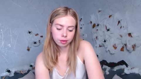 Sofia here online show from 10-13-25, 12:32