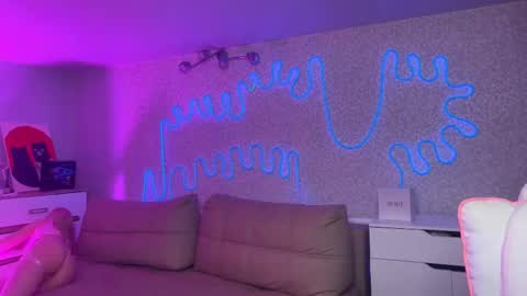 Sofia online show from 10-19-25, 03:07