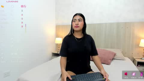 Sofia Ostos online show from 10-27-25, 03:32