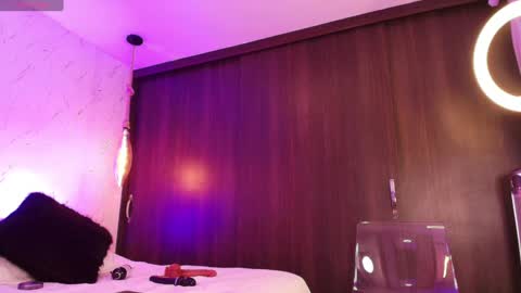 Sofia Stones online show from 01-19-25, 10:39