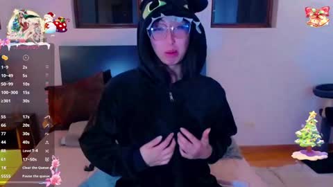 Snapshot of sofia_vanner chatting on 12-16-24, 04:13 SOFIA online show from 12-16-24, 04:13