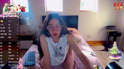Snapshot of sofia_vanner chatting on 12-16-24, 09:09 SOFIA online show from 12-16-24, 09:09