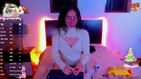Snapshot of sofia_vanner chatting on 12-27-24, 01:43 SOFIA online show from 12-27-24, 01:43